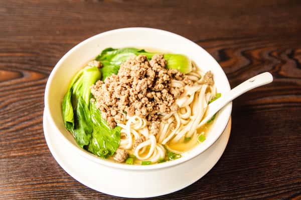 Soup Noodles with Minced Pork 清汤炸酱面