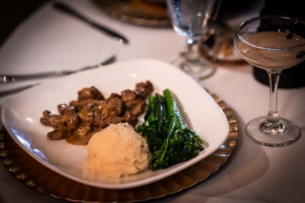 Filet Tips Au Poivre