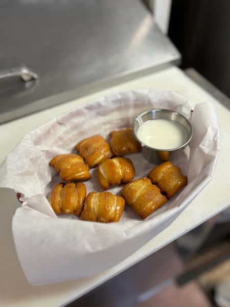 Cinnamon Pretzel Bites