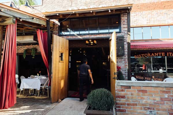 Rossa_Enoteca