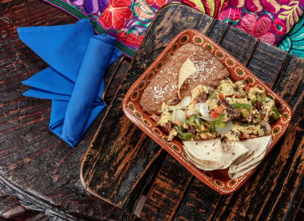 Machacado con Huevo