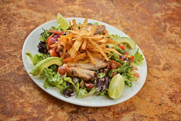 Ensalada con Pollo Asado