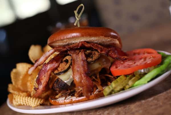 Pretzel Cheeseburger