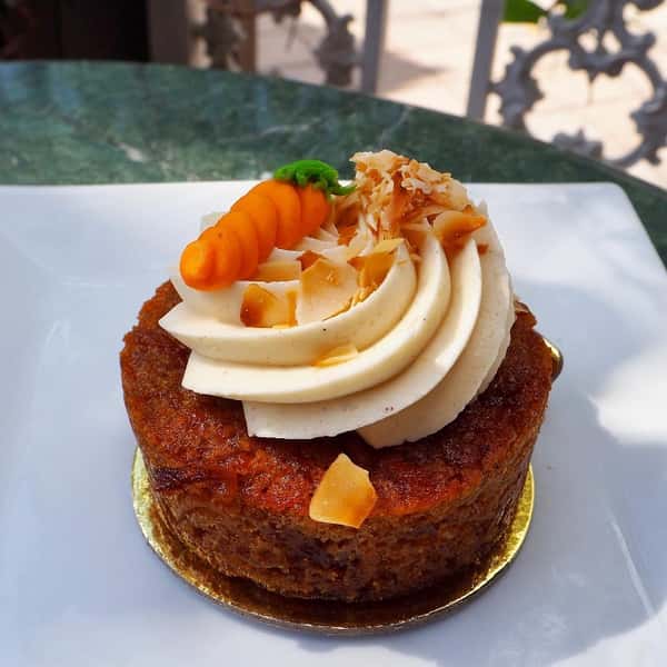 Carrot Cake (V)