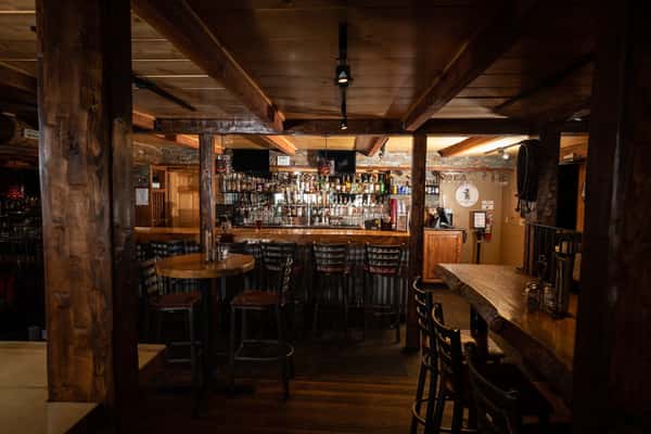 Gallery Johns Pizza Works & The Outlaw Saloon Restaurant & Sports