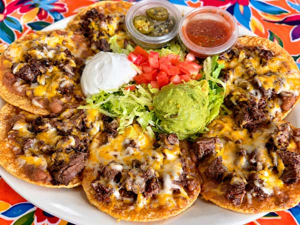 Fajita steak nachos