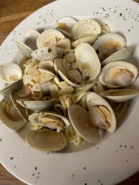 Linguine with White Clam Sauce