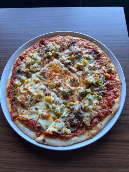 WE LIKE IT HOT PIZZA