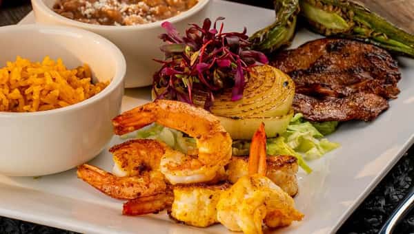 Carne Asada con camarones