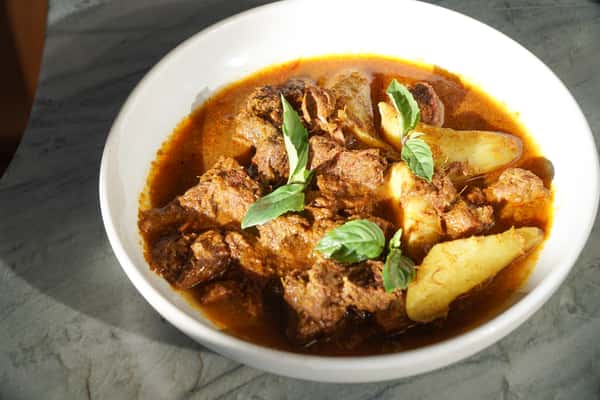 KAYAH BEEF CURRY
