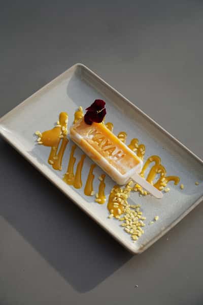 Mango Sticky Rice Pops