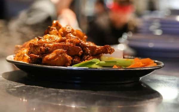 CHICKEN WINGS
