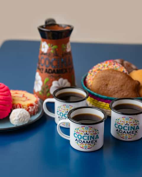 Cafe de Olla con pan dulce