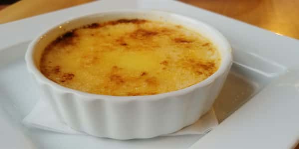 creme brulee in a bowl