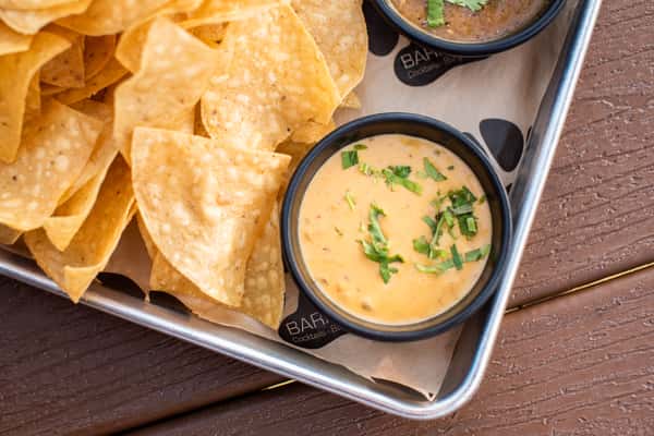 SMOKED QUESO, SALSA AND CHIPS