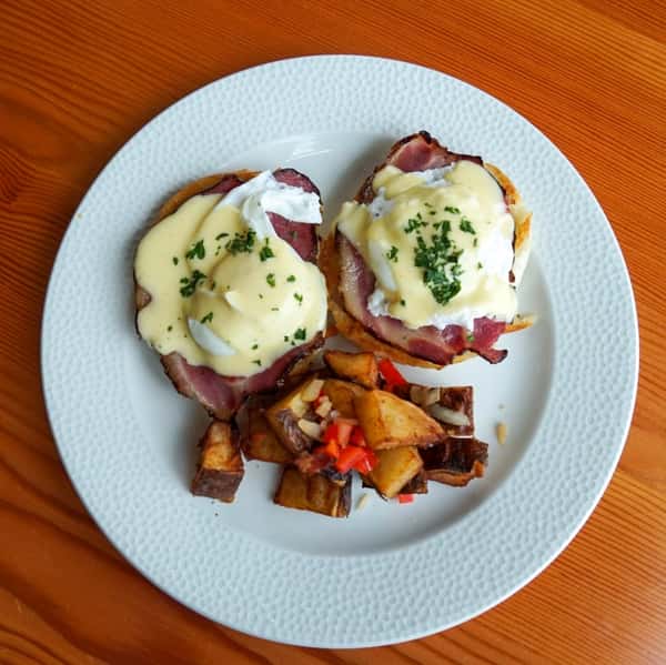 Maynard's Eggs Benedict