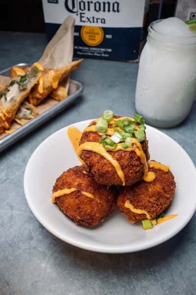 Mac & Cheese ball