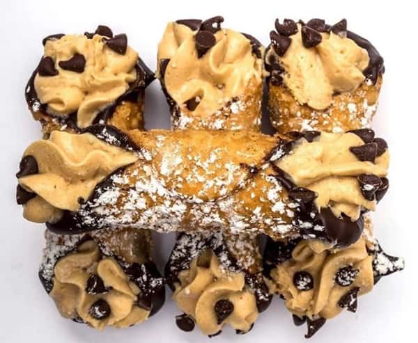 Del Gardos Cannoli