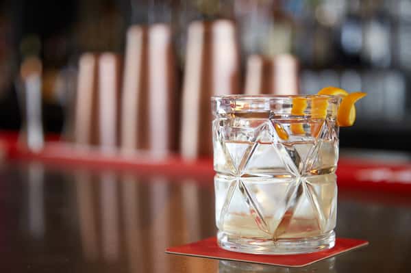 #FFFFFF Negroni