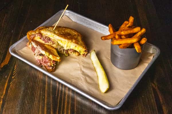 GF Pastrami Sandwich