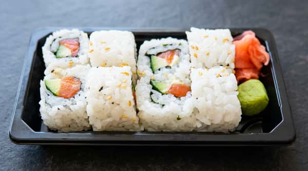Salmon sushi rolls