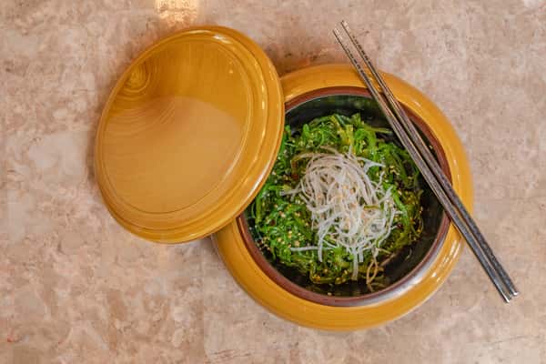Seaweed Salad (Hiyashi Wakame)