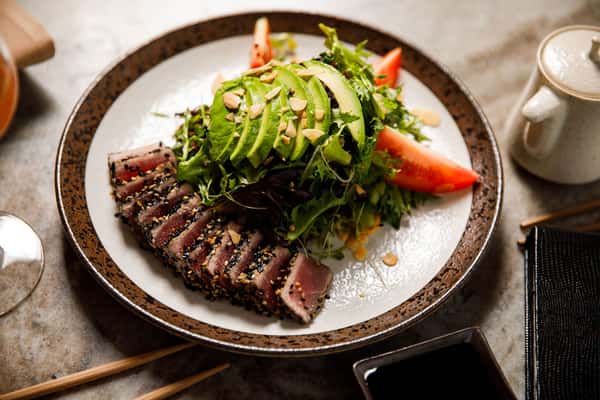Tuna Tataki Salad