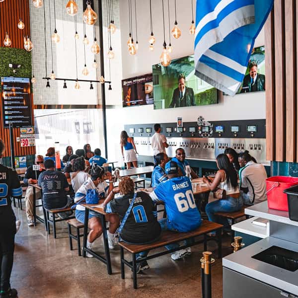 GAME DAY!!!!! Lions vs Cardinals 4pm!
Get here early, grab a table and grab a beer!
Game on with SOUND! 📢
Let's go, Detroit!