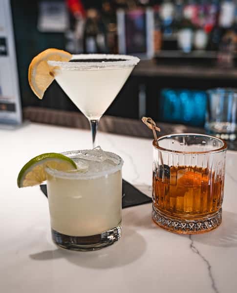 Cheers to the freaking weekend 🍸️