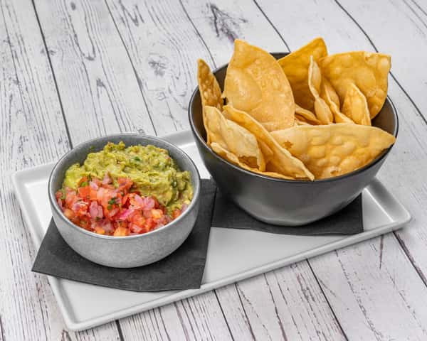 Chips & Guacamole & Salsa