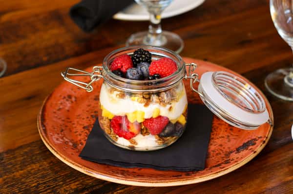 Vanilla Bean Yogurt Parfait