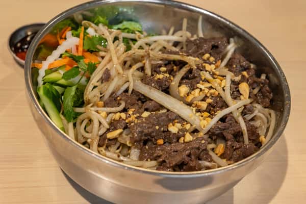 Vermicelli Noodle Bowl With Stir Fried Meat