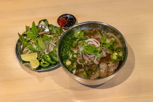 1. Combination Bowl - Phở Đặc Biệt