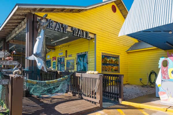 exterior front to restaurant