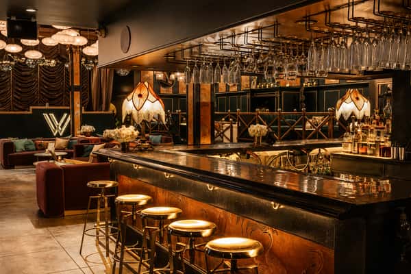 bar