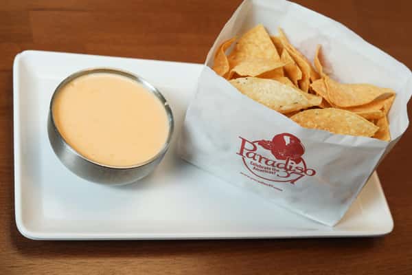 Queso & Chips