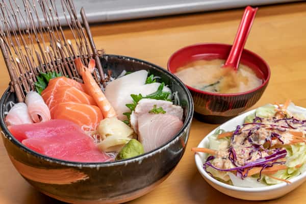 Lunch Sashimi Combination