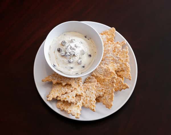 Cannoli Dip & Chips