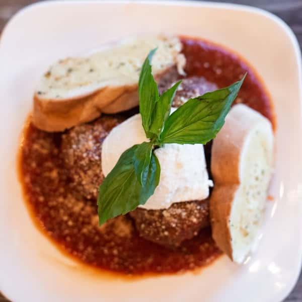 Meatballs with Garlic Bread