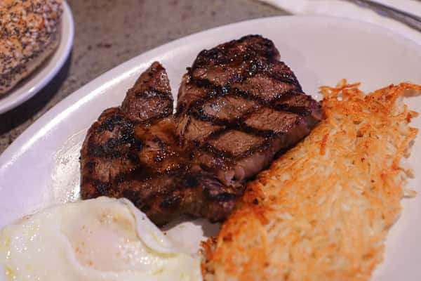 Rib eye steak and eggs (10 oz)