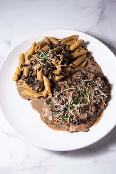 Pasta penne with meat
