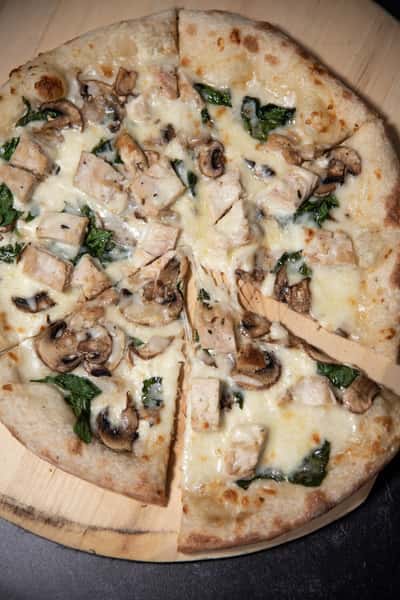 Carbonara pizza
