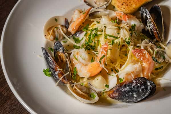 Seafood Linguini