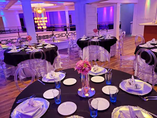 Vip Square Lounge - Private dining Bowling Green 