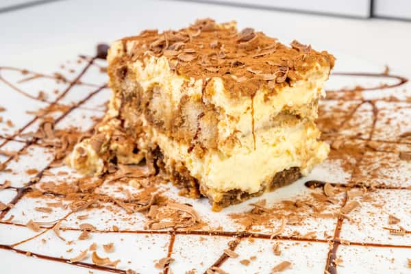 Tiramisu Cake