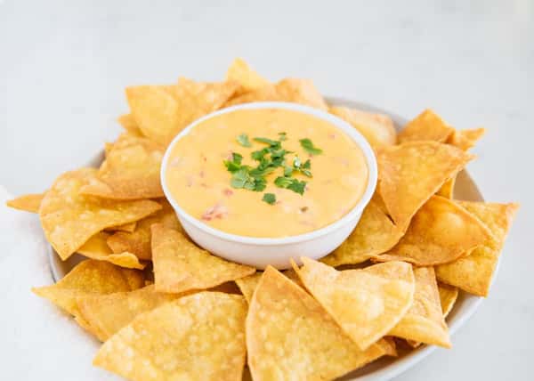 CHIPS & QUESO