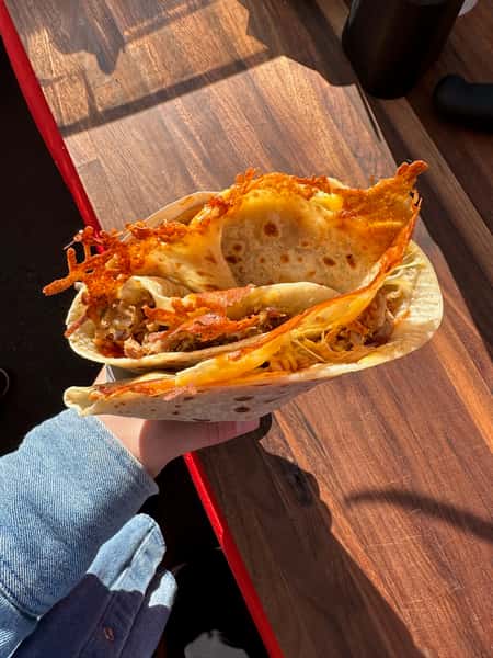 Flatbread potato with chicken and cheese