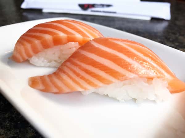 Salmon Nigiri *
