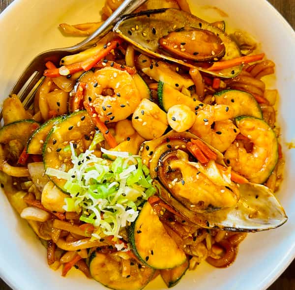 Spicy Seafood Noodle