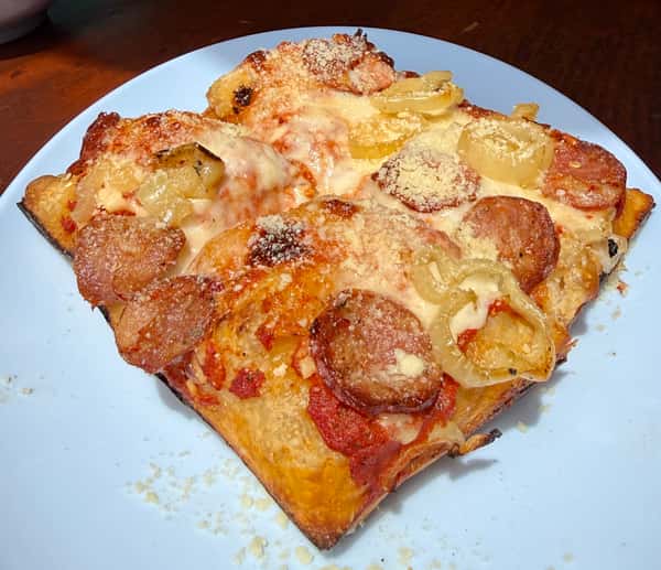 Sausage & Peppers Pizza LN
